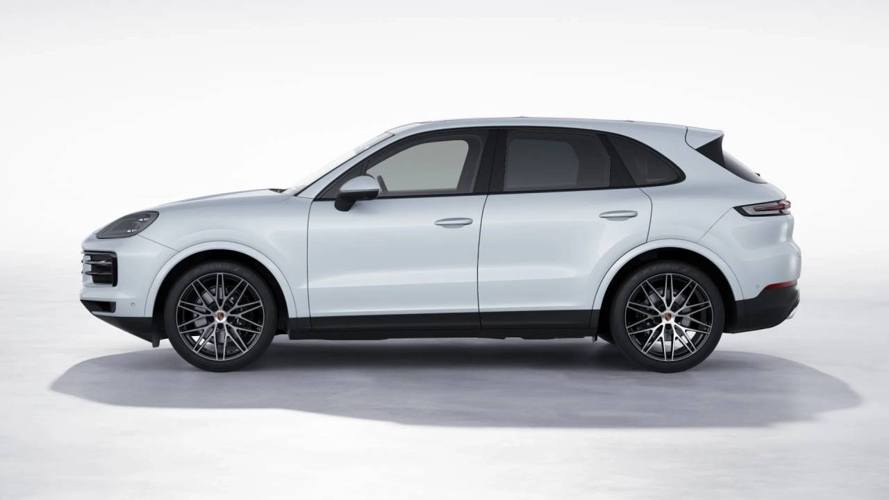 2026 Porsche Cayenne photo 2