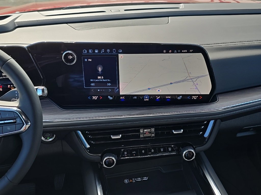 2025 Chevrolet Suburban LT photo 12