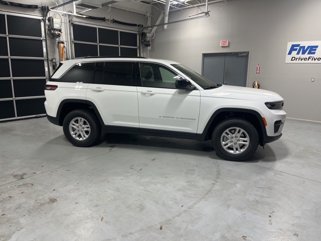 2025 Jeep Grand Cherokee Laredo's photo