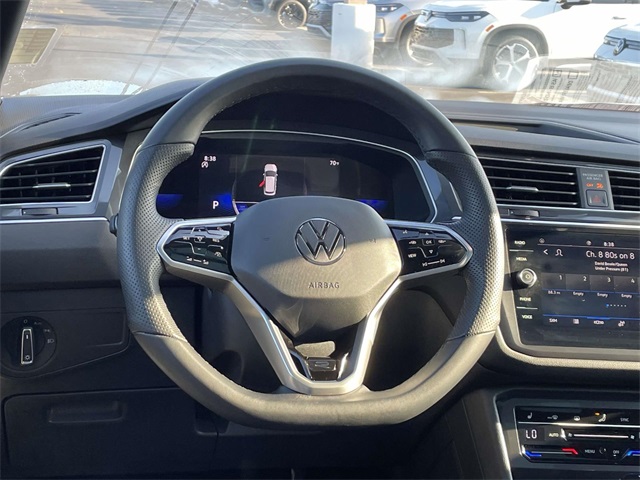 2024 Volkswagen Tiguan SE R-Line Black photo 14