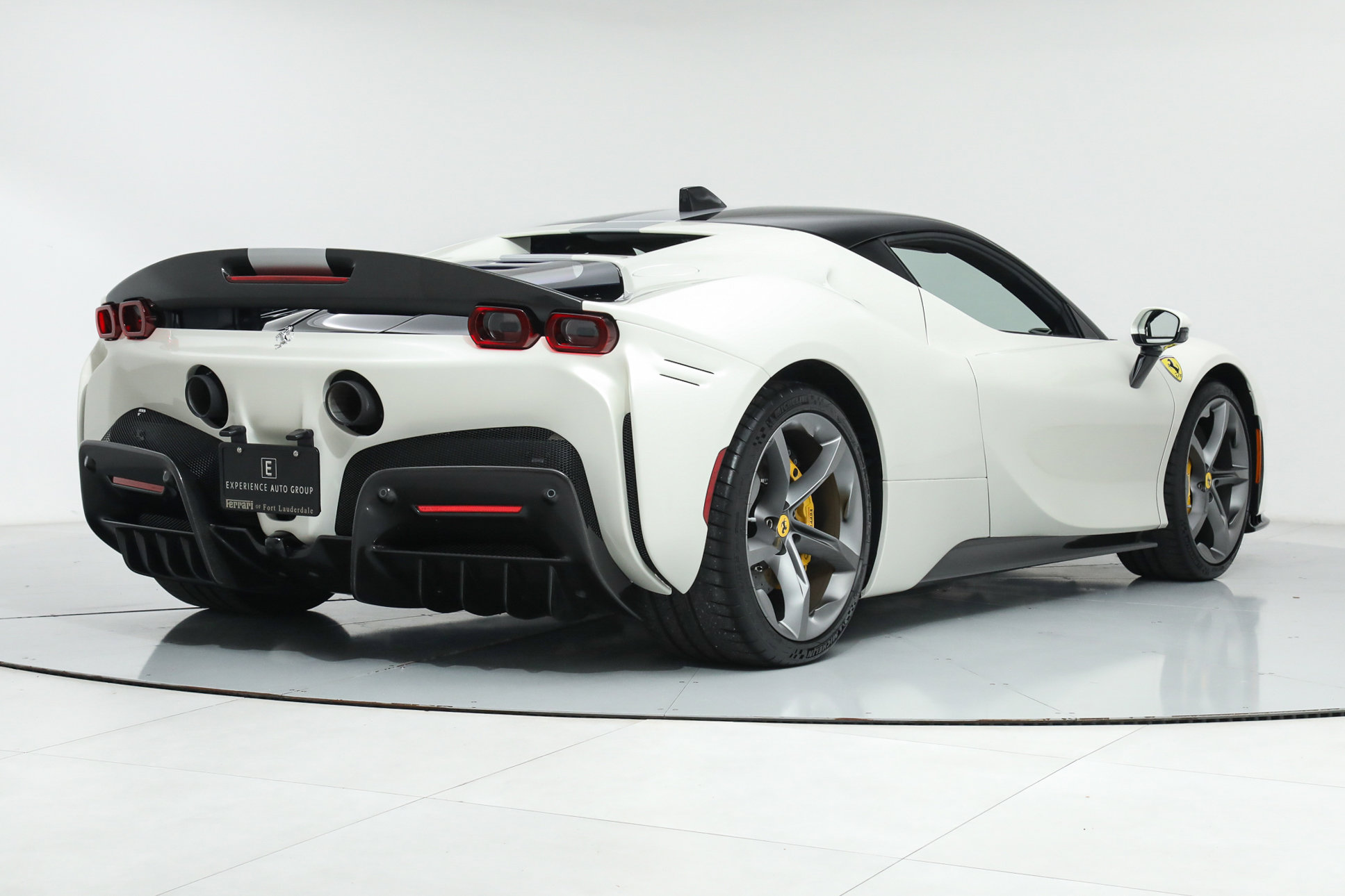 2021 Ferrari SF90 Stradale Assetto Fiorano photo 3
