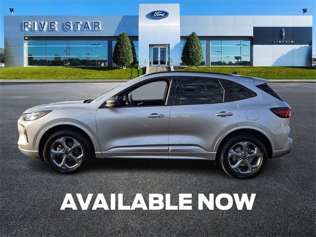 2023 Ford Escape ST-Line photo 4