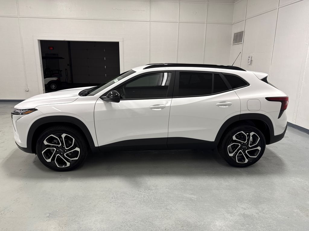 2025 Chevrolet Trax photo 4