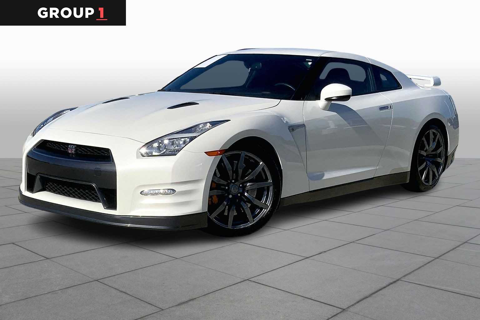 2015 Nissan GT-R Premium's photo