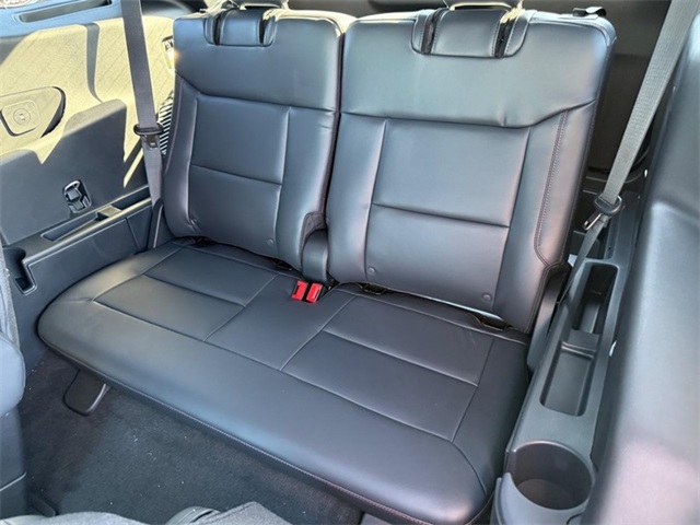 2025 Ford Explorer ST photo 4