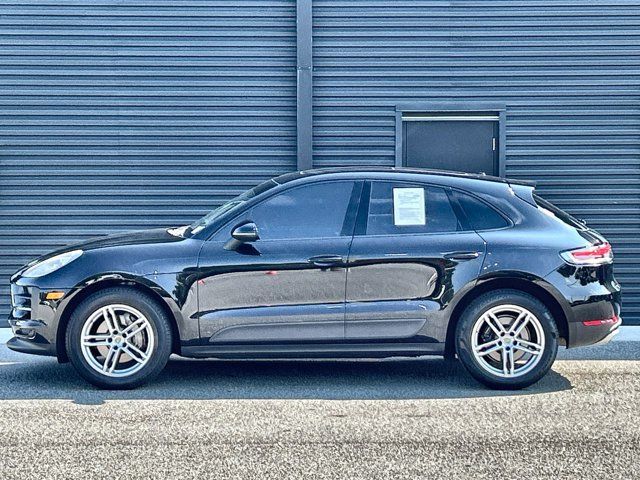 2021 Porsche Macan Base photo 2