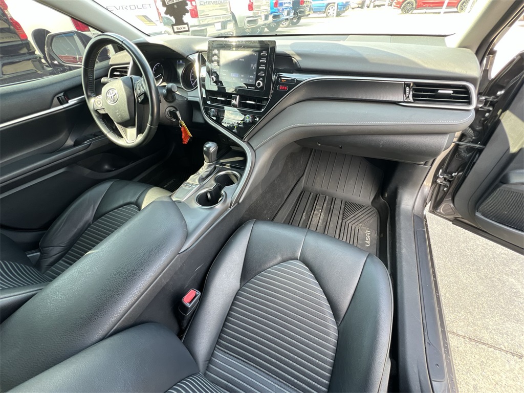 2022 Toyota Camry SE photo 31