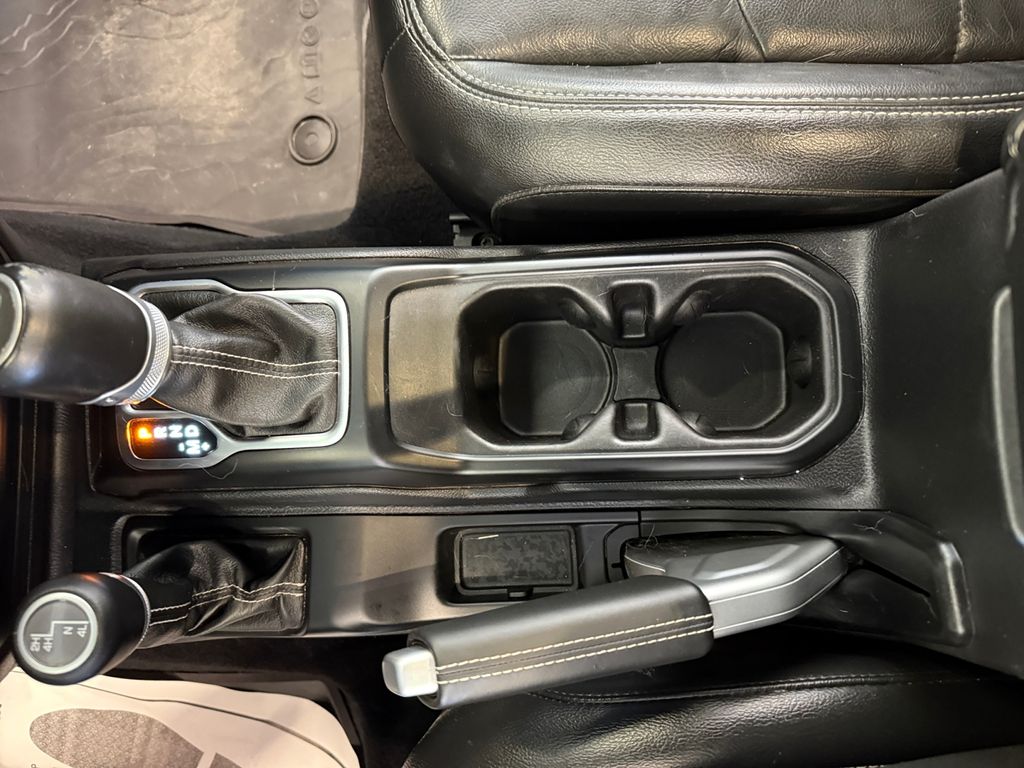 2019 Jeep Wrangler Unlimited Sahara photo 19