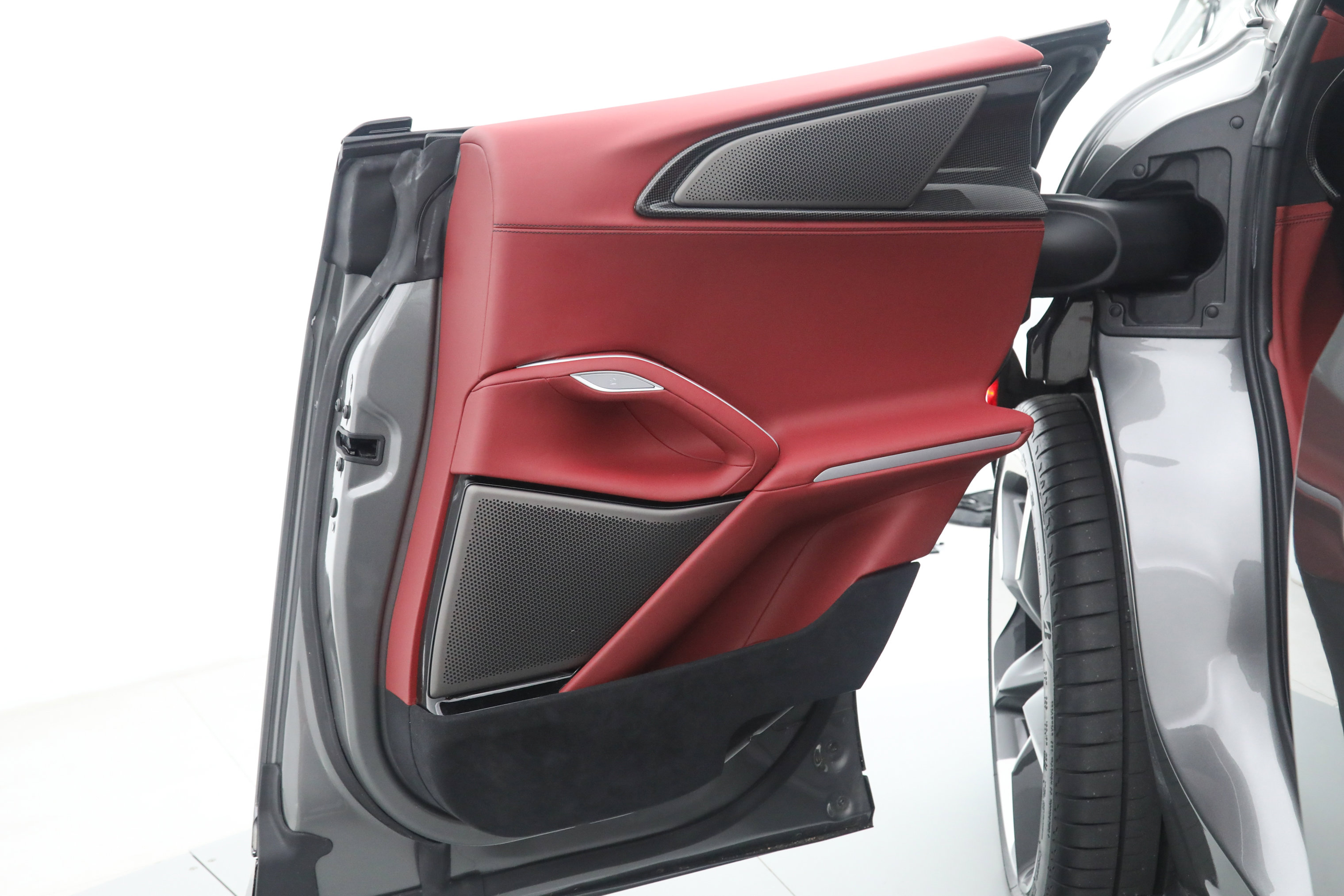 2024 Ferrari Purosangue photo 34