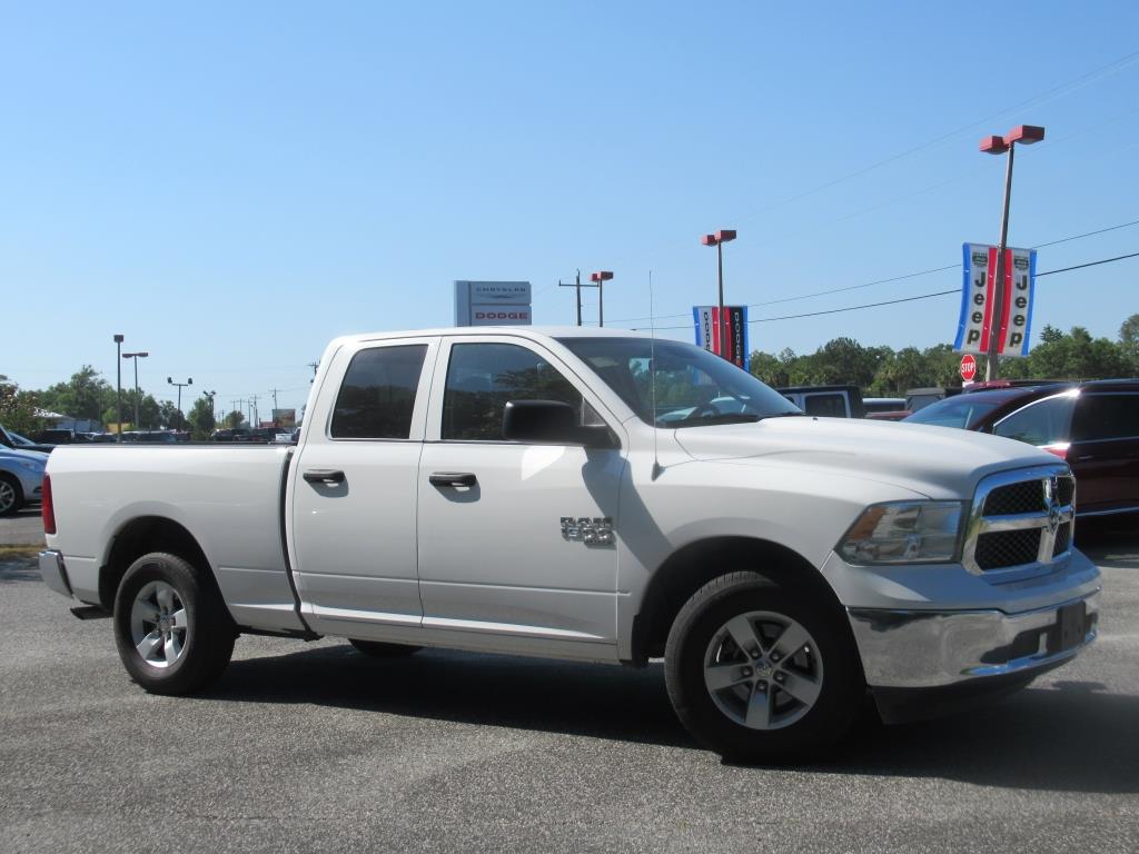 2024 Ram 1500 Classic SLT photo 3