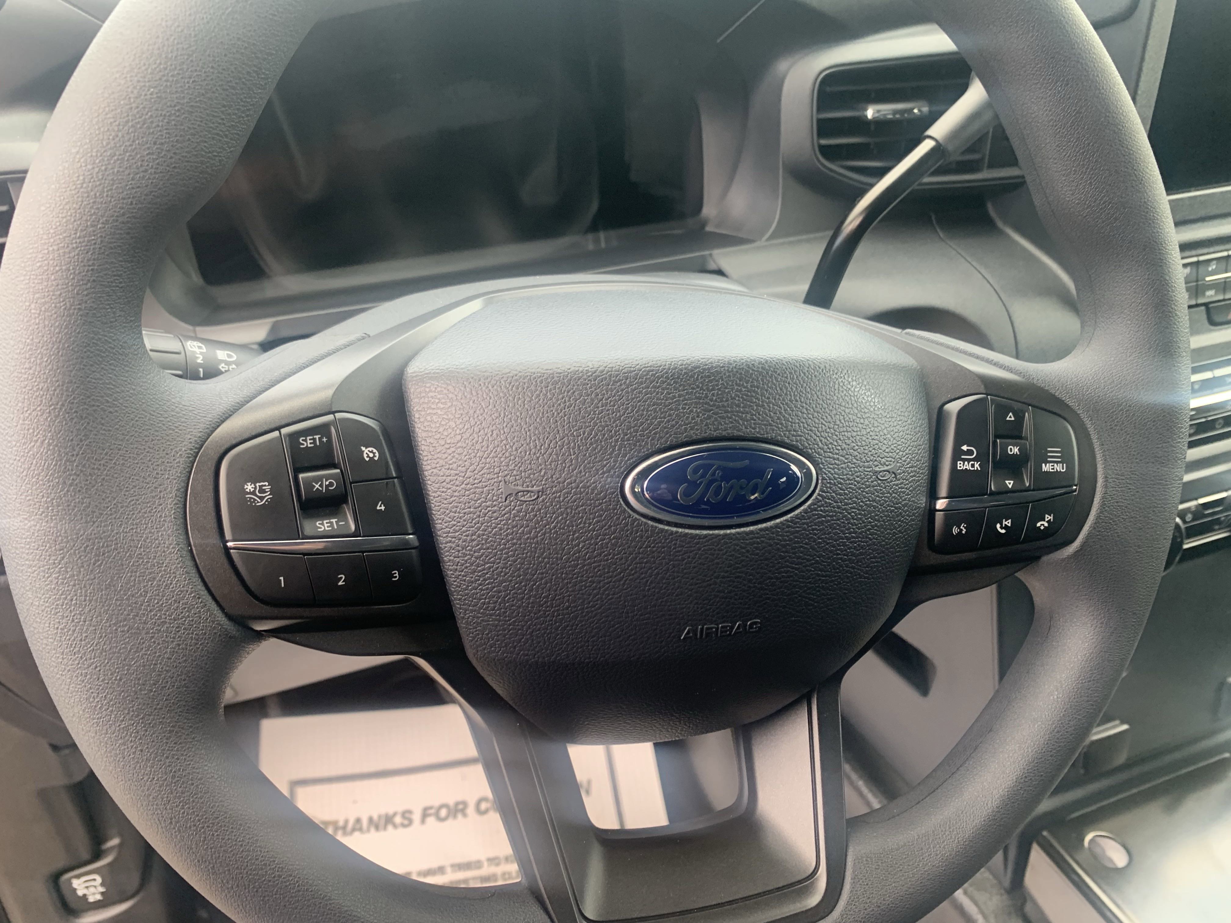 2025 Ford Explorer photo 4