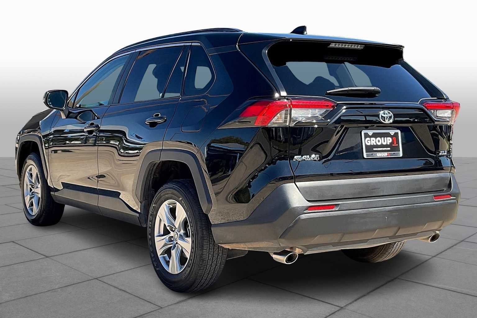 2024 Toyota RAV4 XLE photo 11