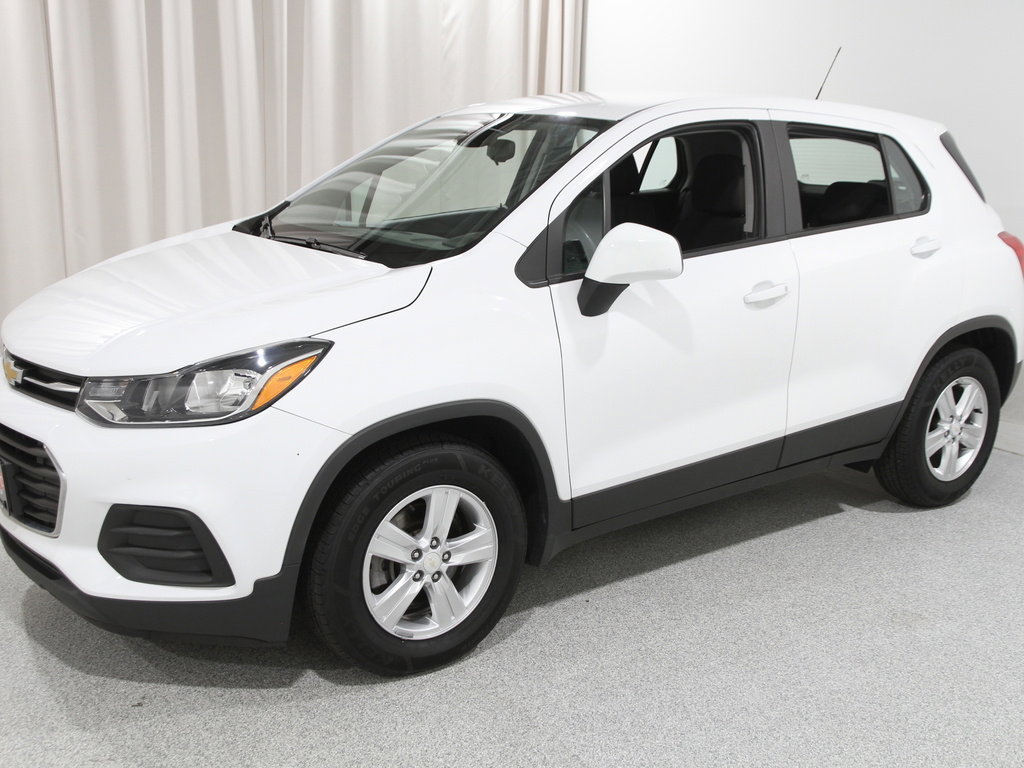 2019 Chevrolet Trax LS photo 3