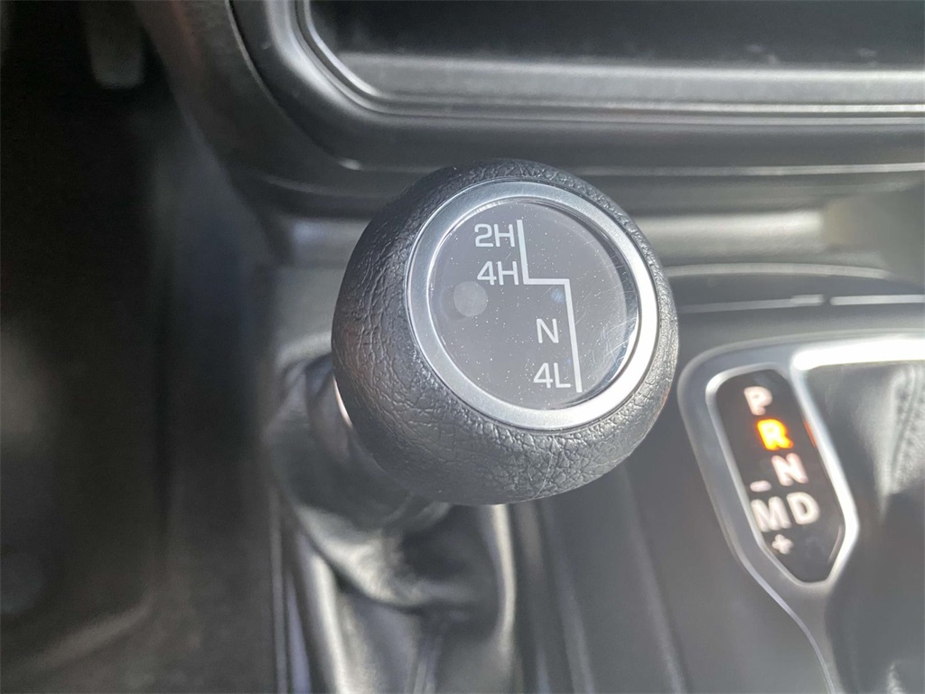 2023 Jeep Wrangler Willys photo 25