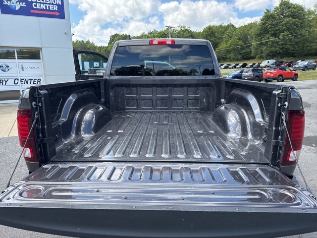 2022 Ram 1500 Classic Warlock photo 33