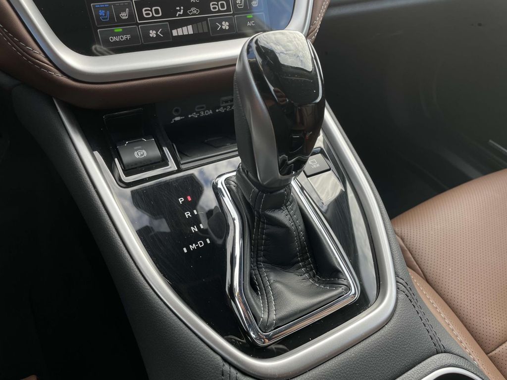 2025 Subaru Outback Touring XT photo 18