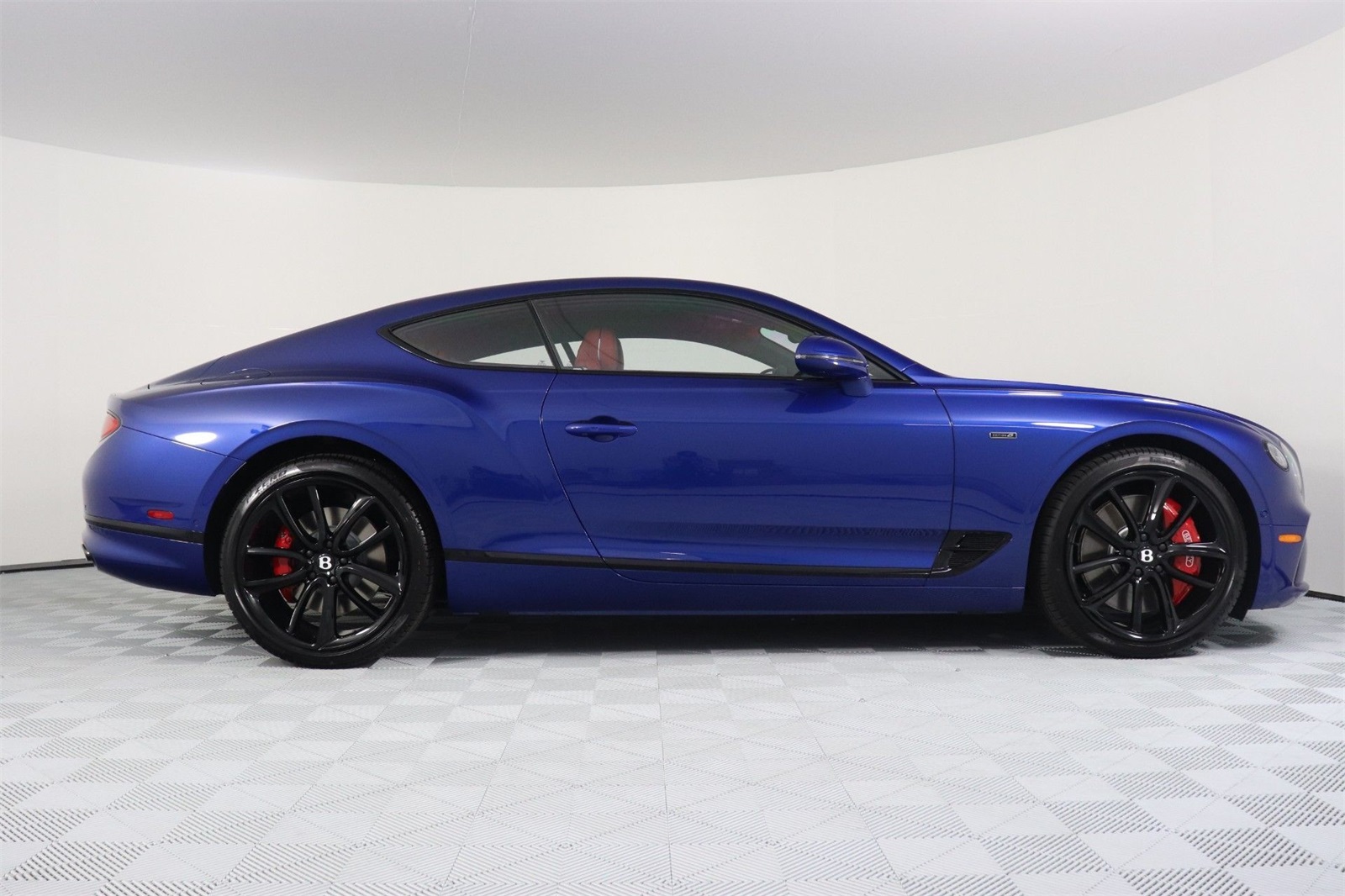 2024 Bentley Continental GT V8 photo 5