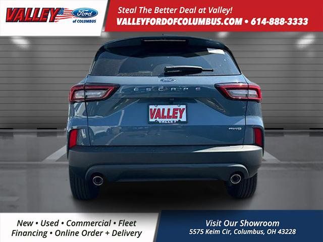 2026 Ford Escape ST-Line photo 4