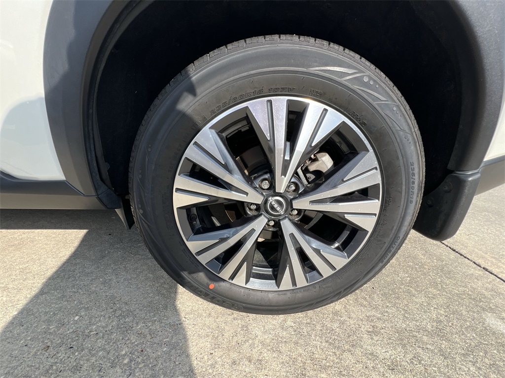 2022 Nissan Rogue SV photo 31