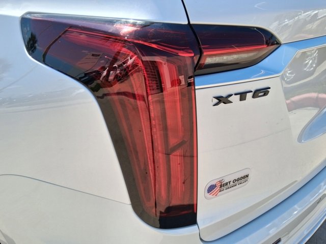 2025 Cadillac XT6 Luxury photo 7