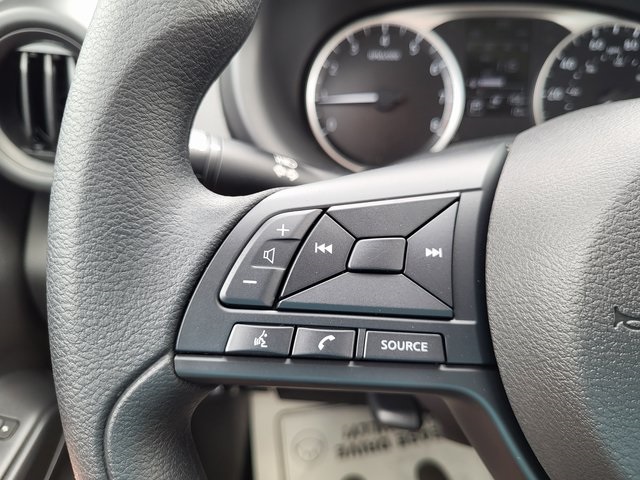 2025 Nissan Kicks Play S photo 19