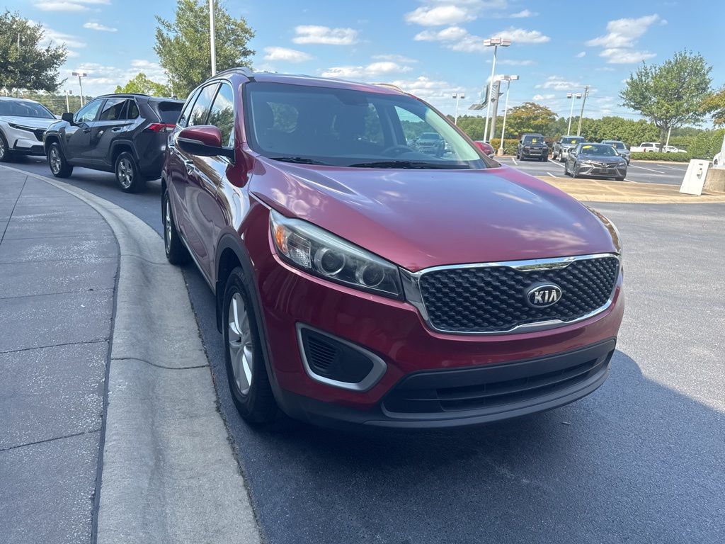 2018 Kia Sorento LX photo 2