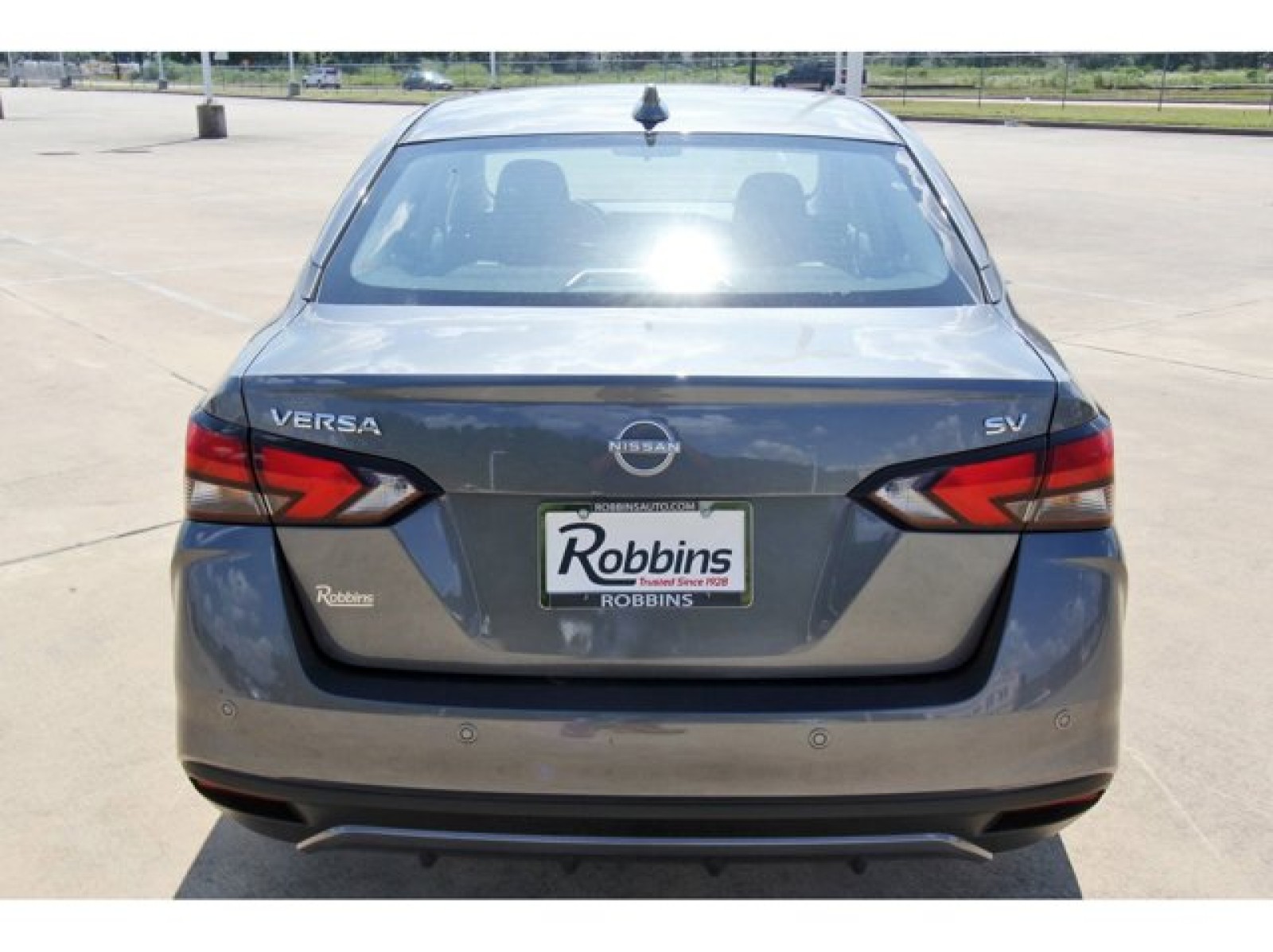 2025 Nissan Versa SV photo 4