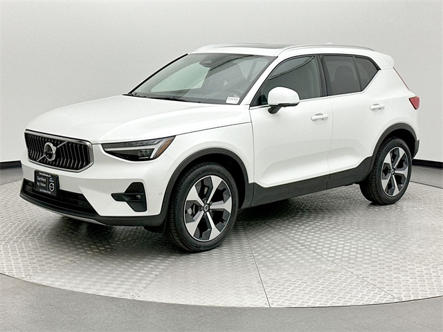 2025 Volvo XC40 Plus