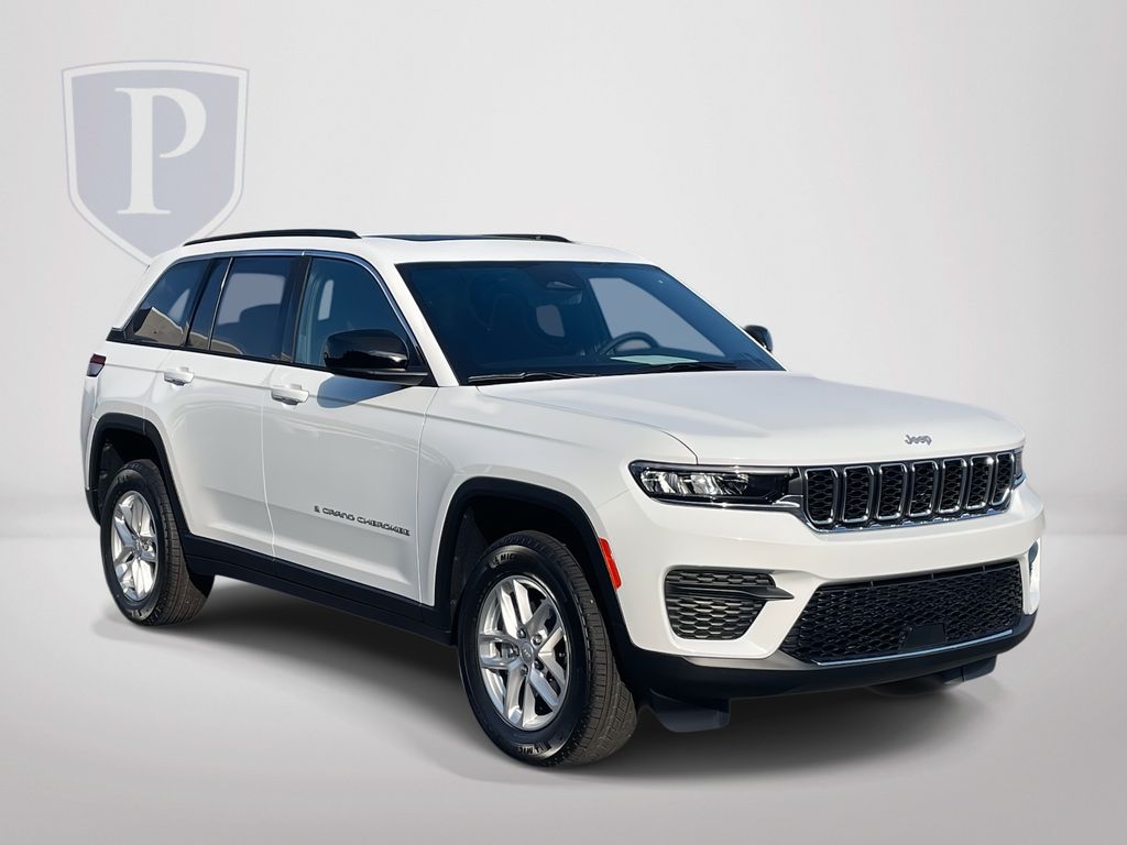 2025 Jeep Grand Cherokee Laredo's photo