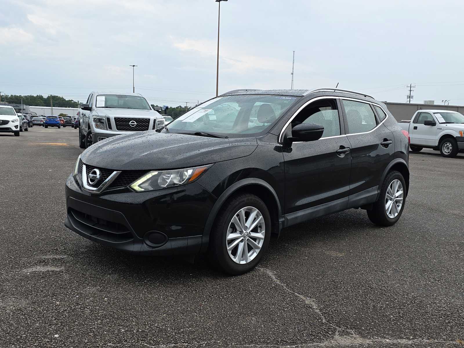 2018 Nissan Rogue Sport SV photo 3