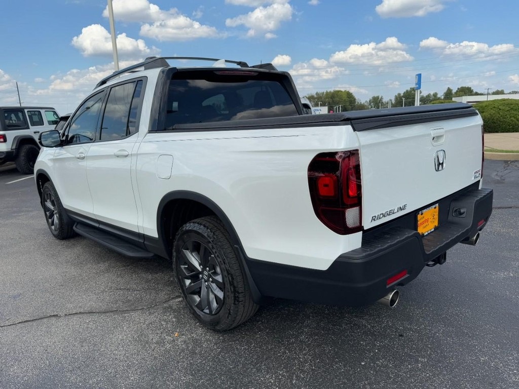 2021 Honda Ridgeline Sport photo 4