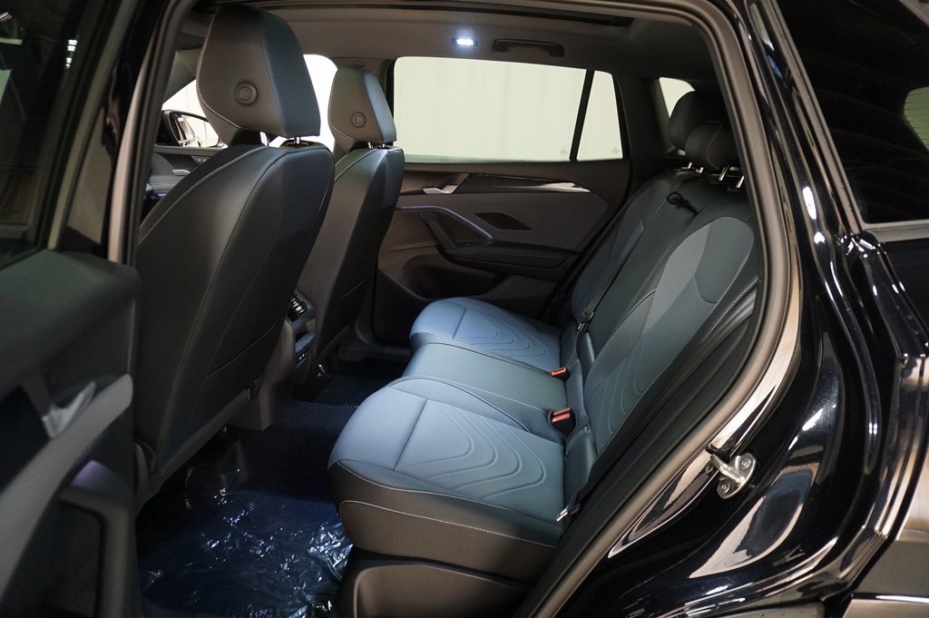 2025 Volkswagen Tiguan SE R-Line Black photo 10