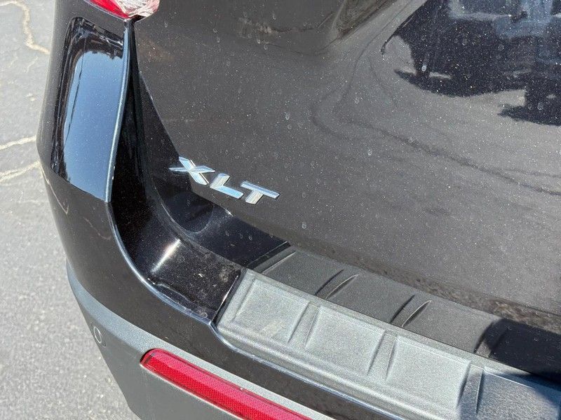 2022 Ford Explorer XLT photo 6