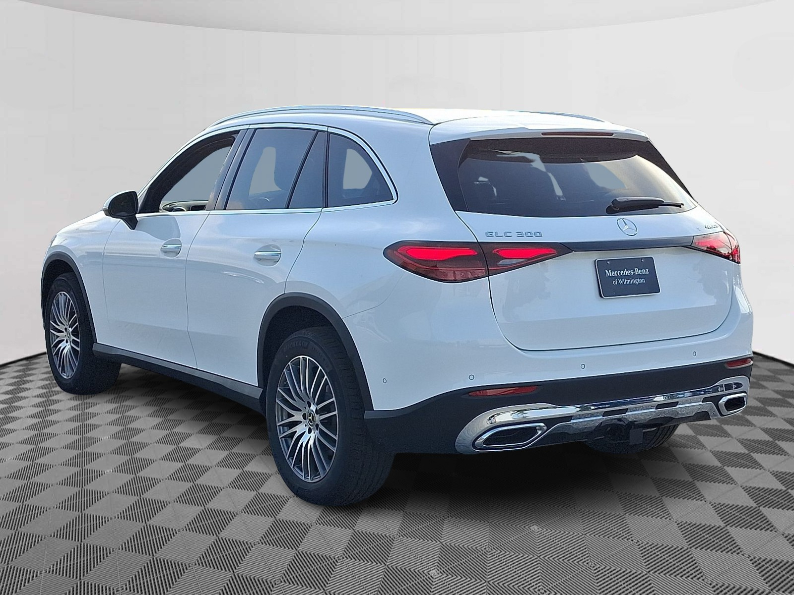 2026 Mercedes Benz GLC 300 4MATIC photo 2