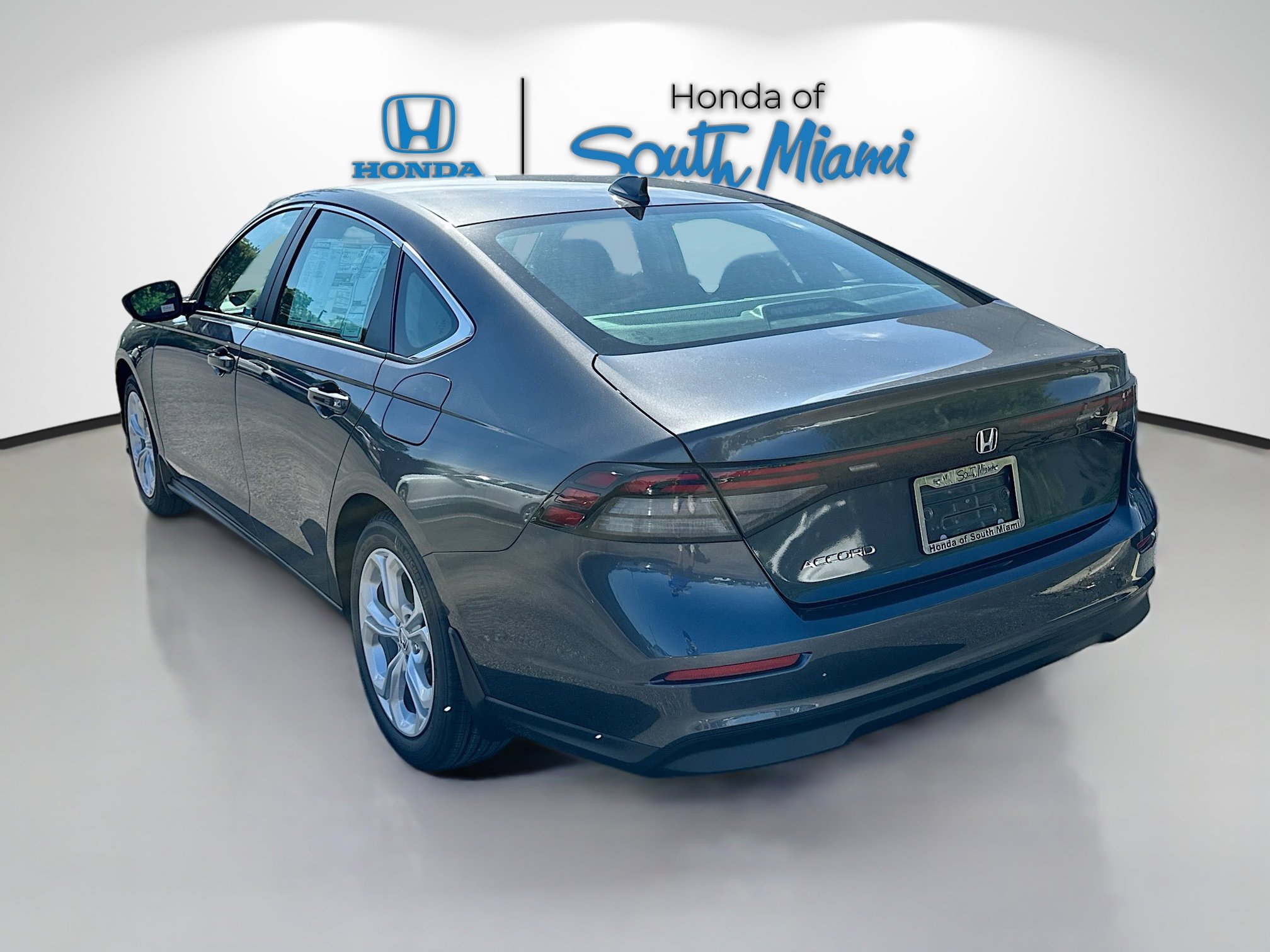 2025 Honda Accord LX photo 4