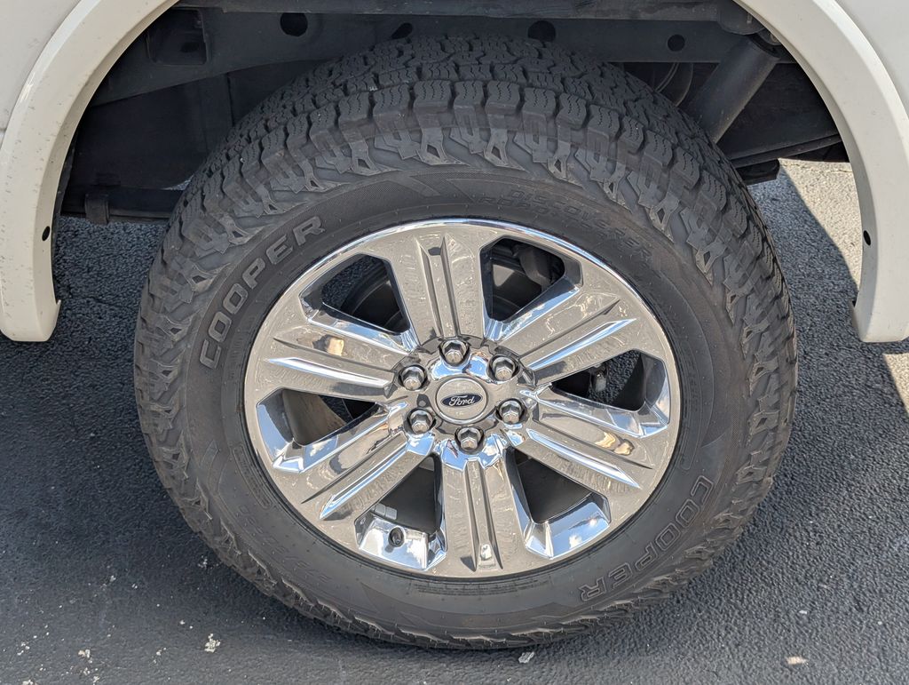 2019 Ford F-150 Lariat photo 19