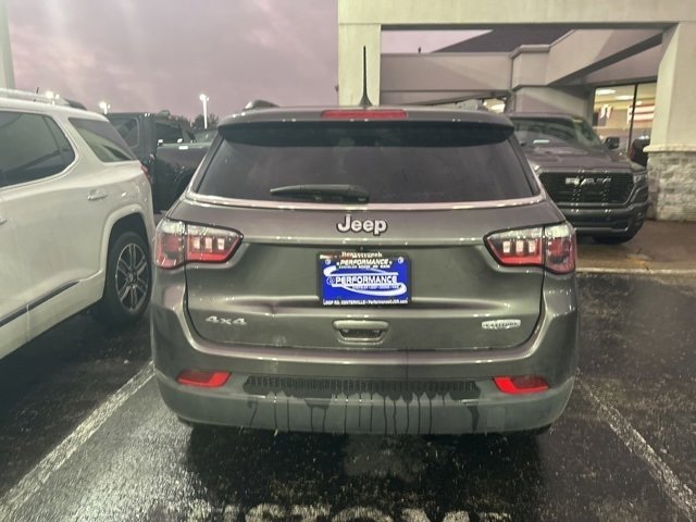 2022 Jeep Compass Latitude photo 2