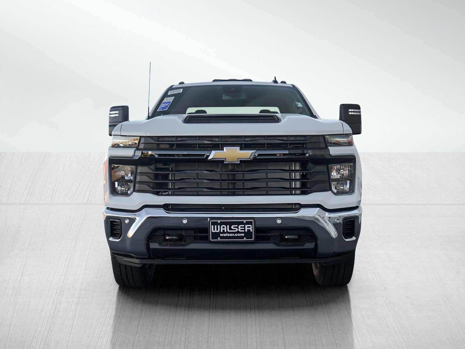 2025 Chevrolet Silverado 3500HD photo 2
