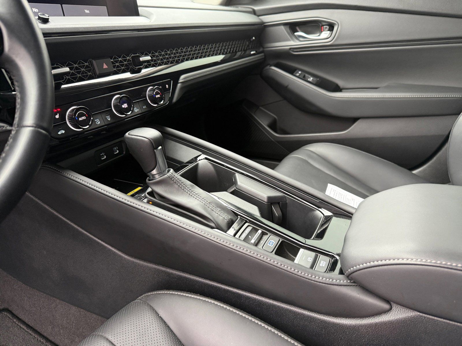 2024 Honda Accord Hybrid Touring photo 13