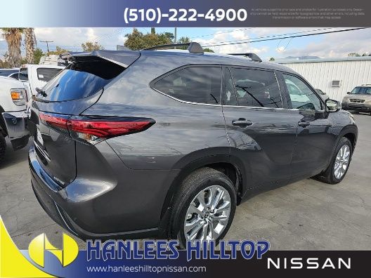 2023 Toyota Highlander Limited's photo