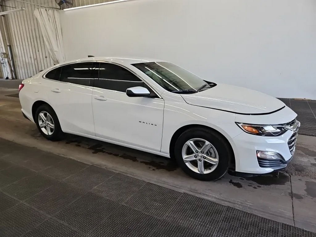 2024 Chevrolet Malibu LS photo 2