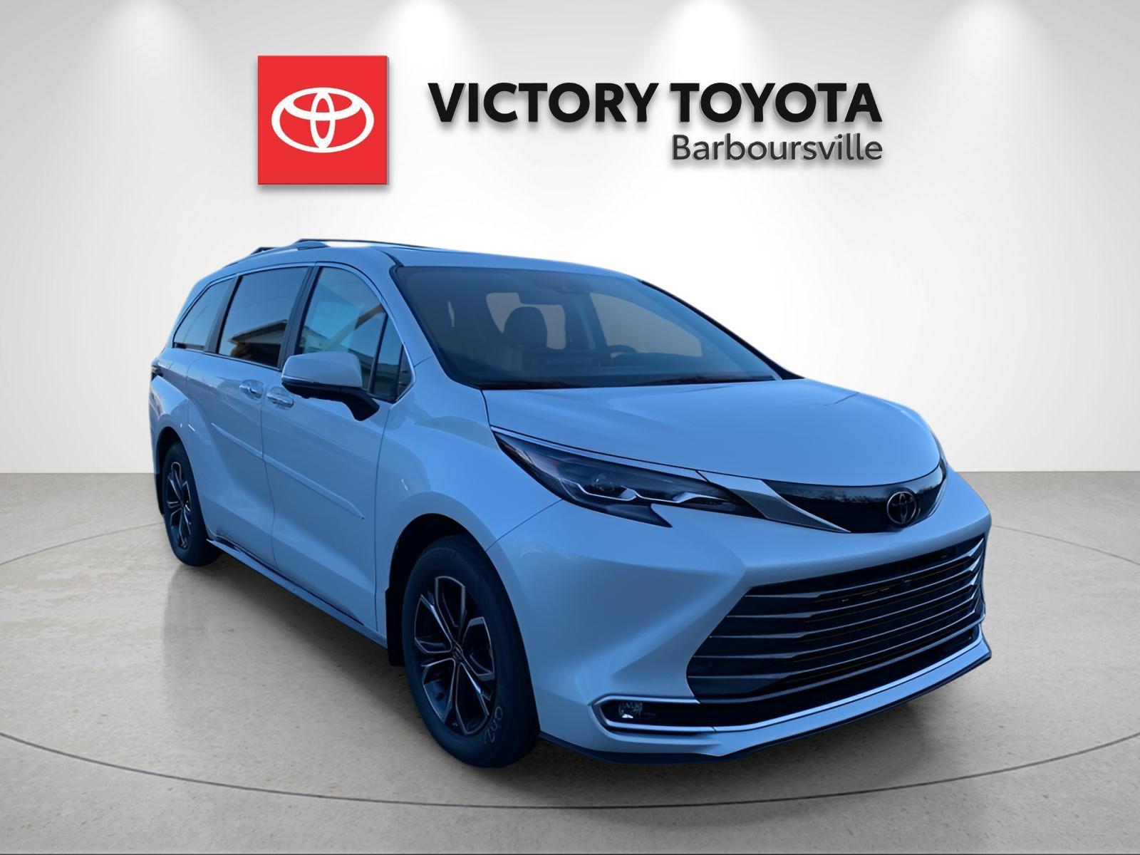 2026 Toyota Sienna Platinum's photo