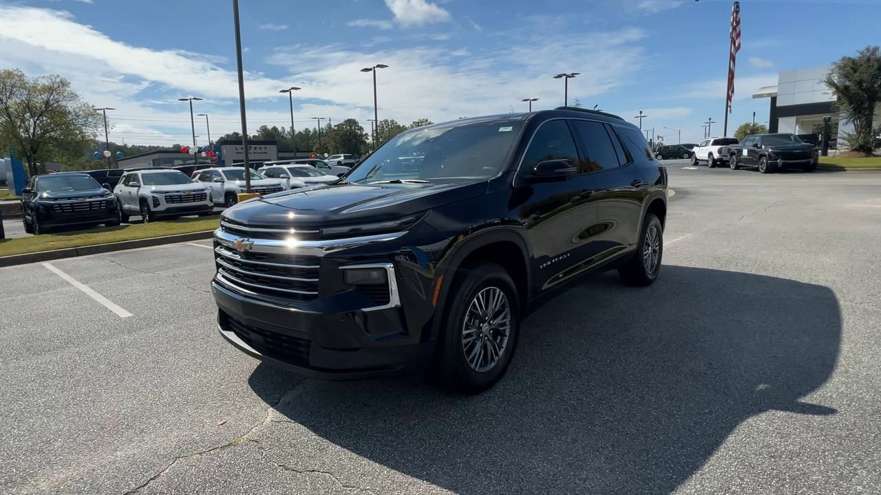 2026 Chevrolet Traverse photo 4