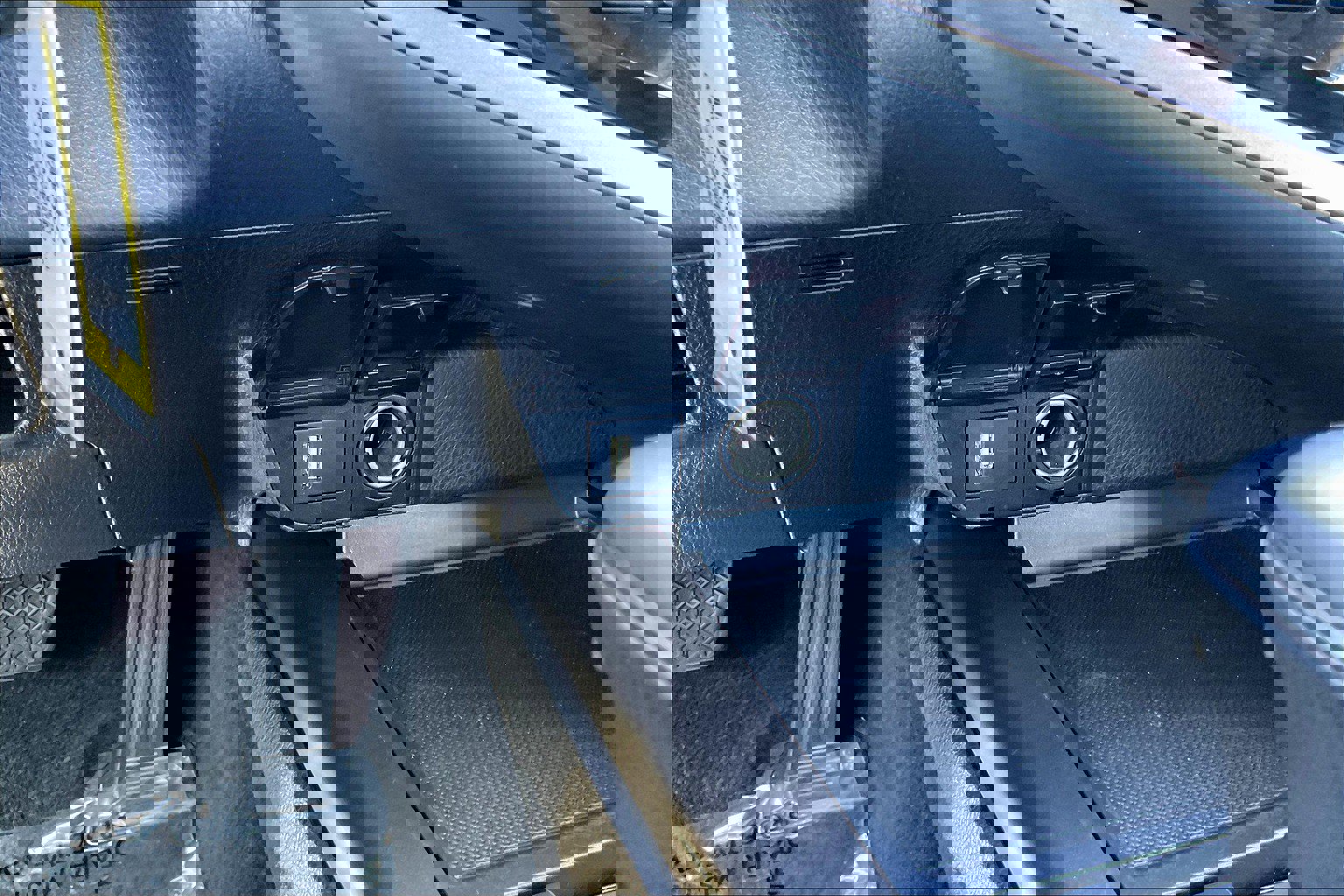 2022 Toyota Camry SE photo 29