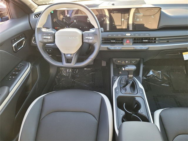 2025 Kia K4 GT-Line photo 8