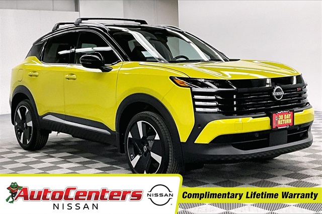 2025 Nissan Kicks SR's photo