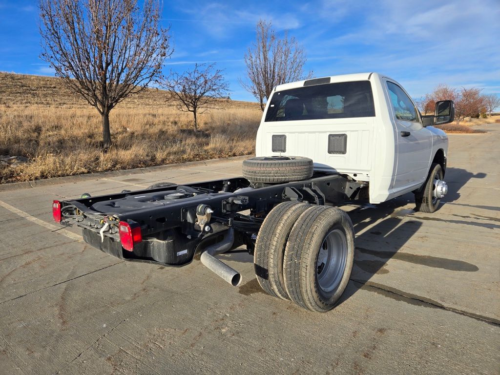 2024 Ram 3500 Tradesman photo 2
