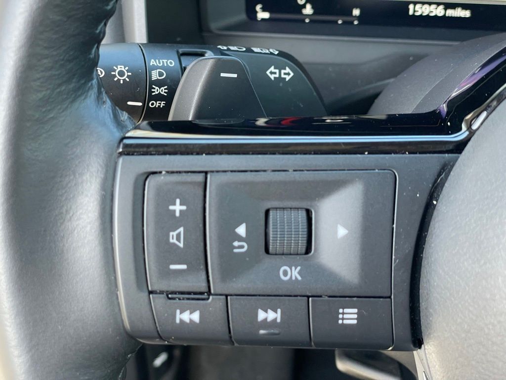 2023 Nissan Rogue Platinum photo 15