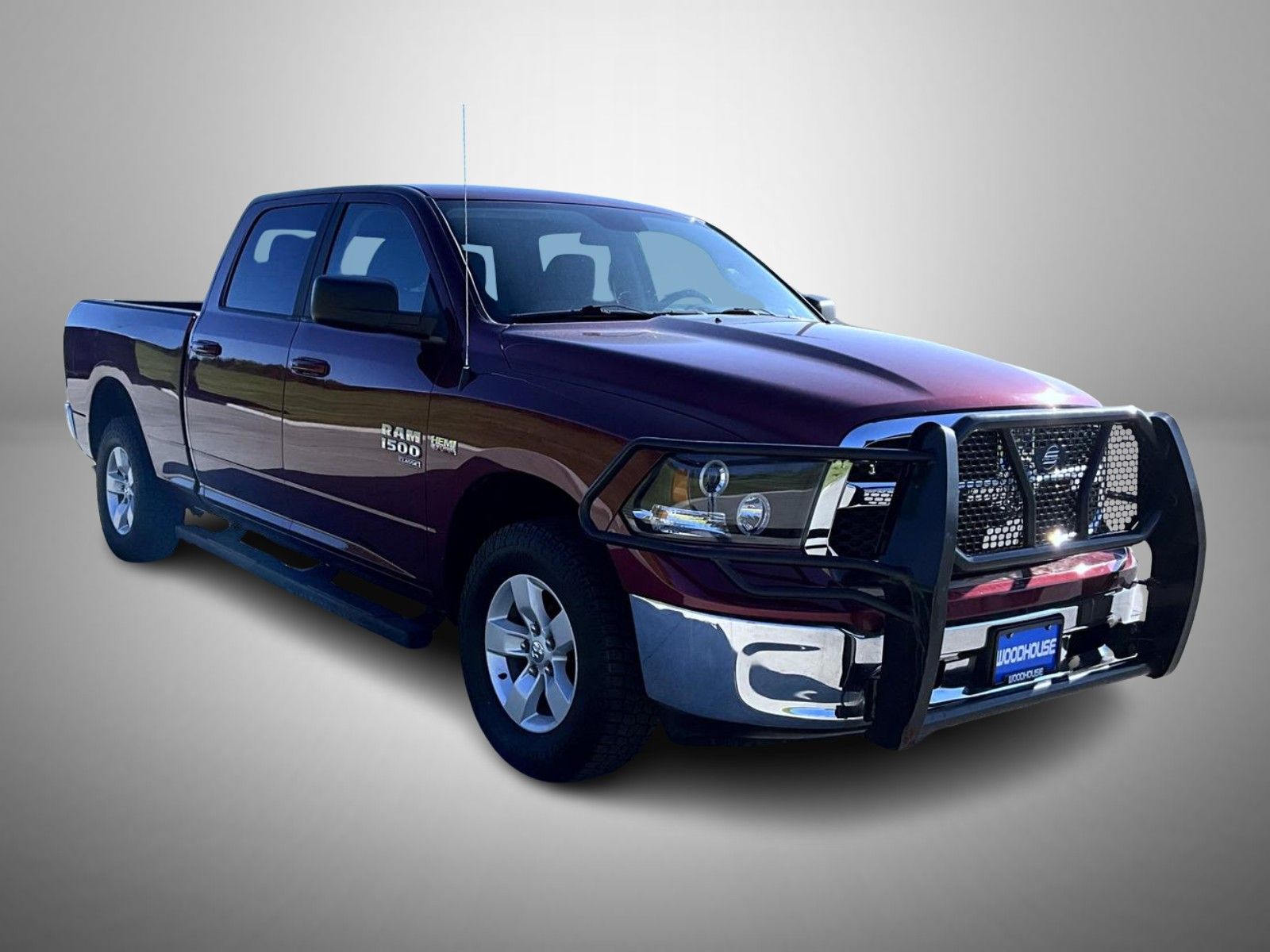 2019 Ram 1500 Classic SLT photo 3