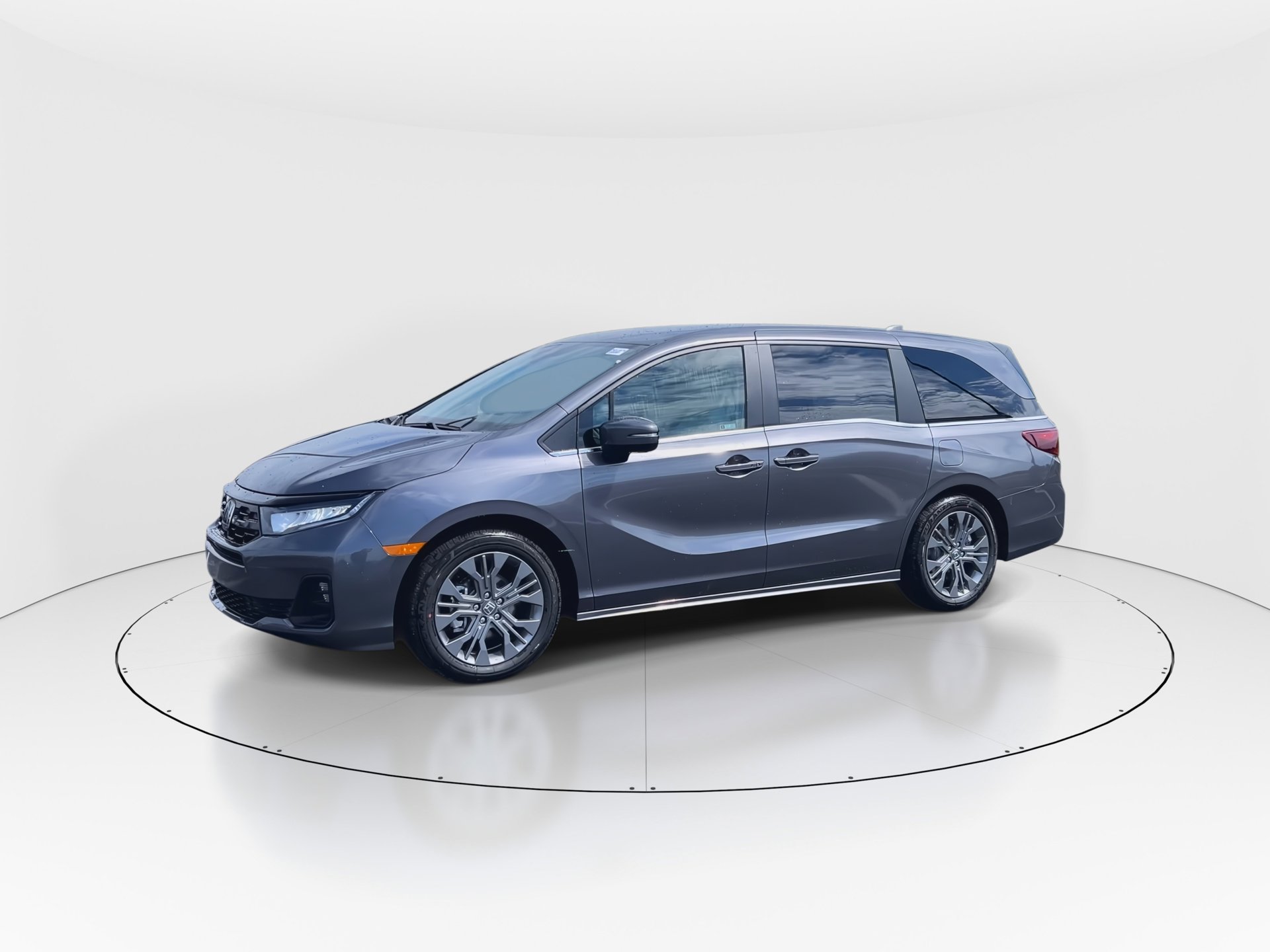 2026 Honda Odyssey Touring photo 4